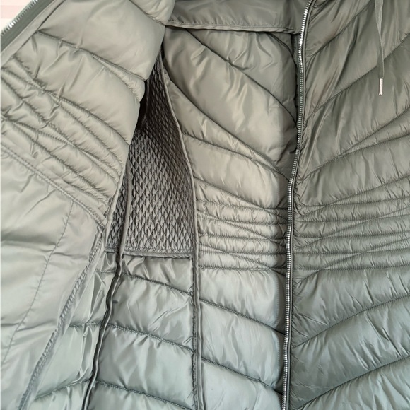 Bernardo Olive Green Puffer Jacket - Size XL - Never Worn - Picture 7 of 9